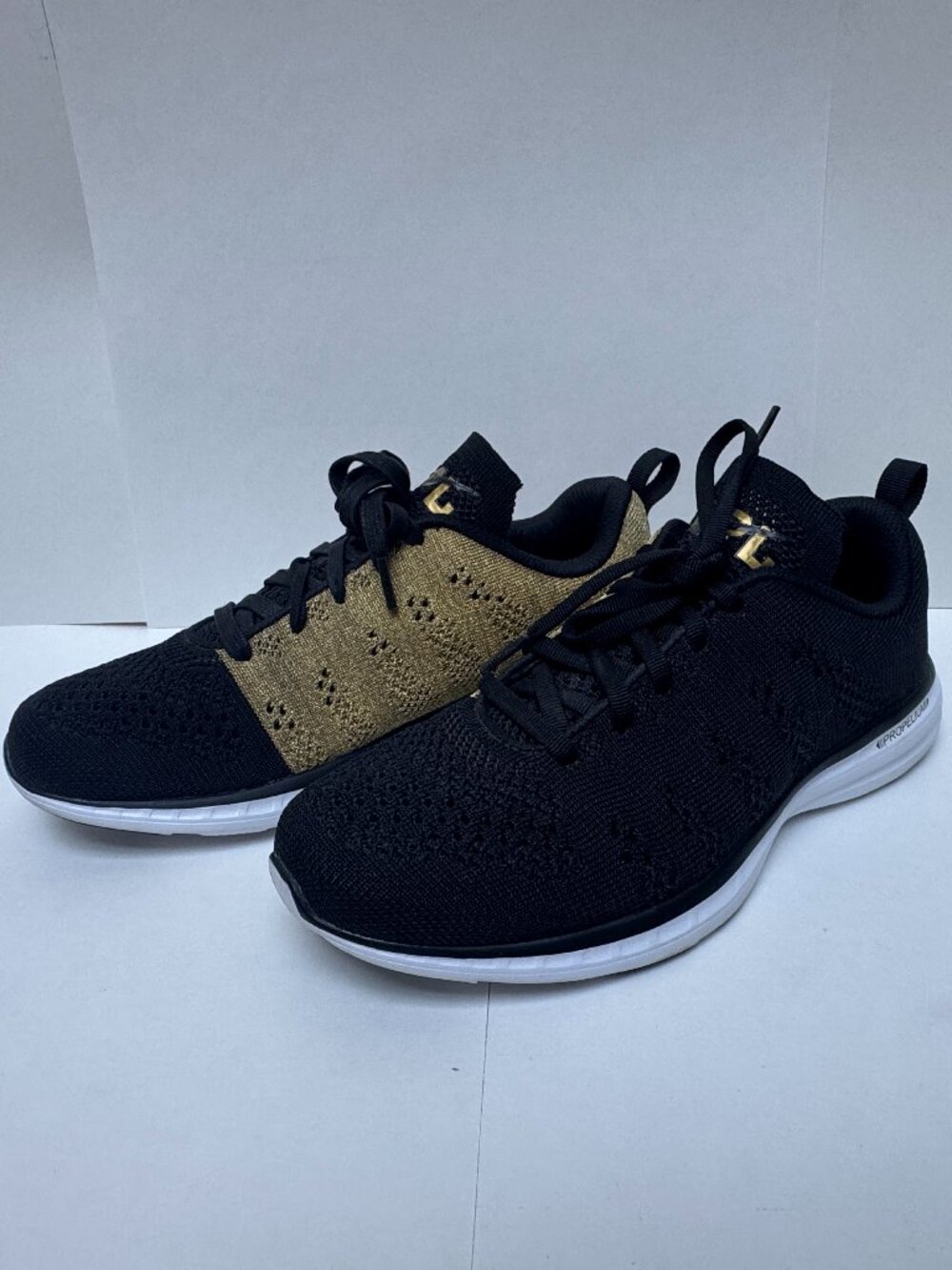 Athletic Propulsion Lab Techloom Pro Women’s Sneakers Black/24K